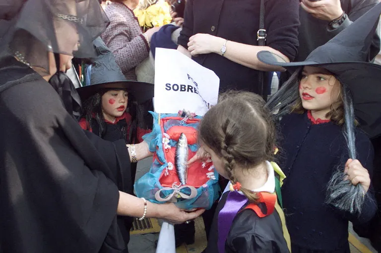 Why does Spain bury a sardine to mark the start of Lent?