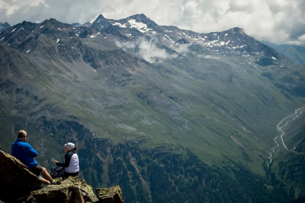 What risks Austria’s mountain rescue says hikers and skiers often underestimate