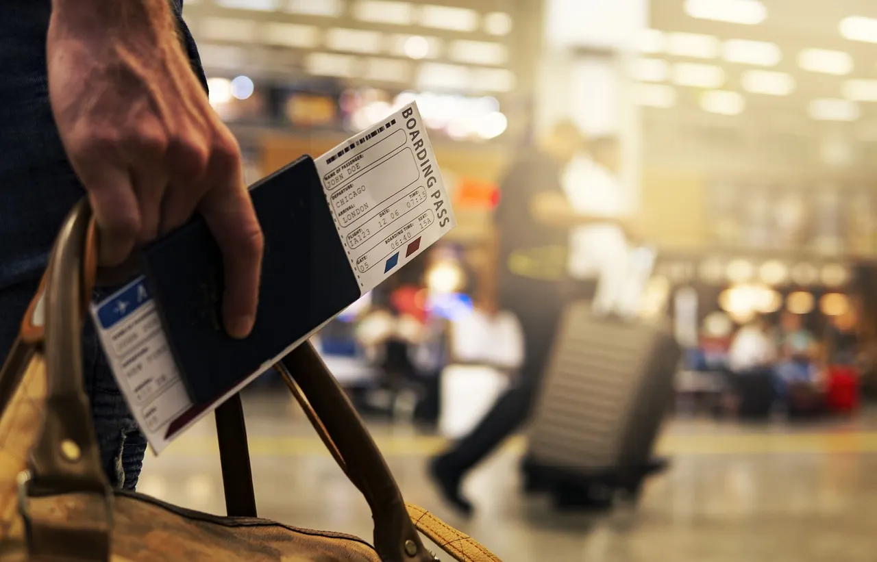 What happens to your Swiss work permit if you lose your job?