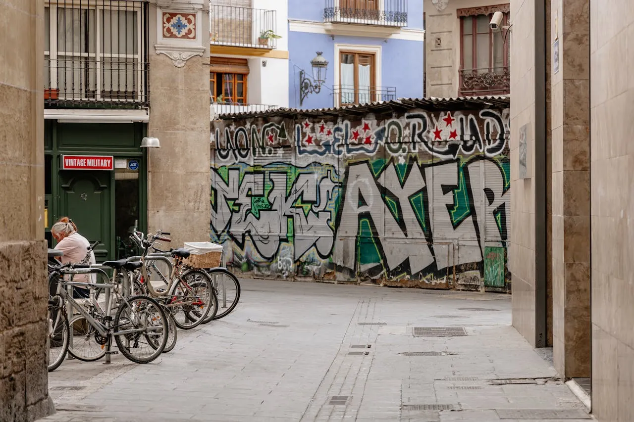 What's the law on graffiti in Spain?
