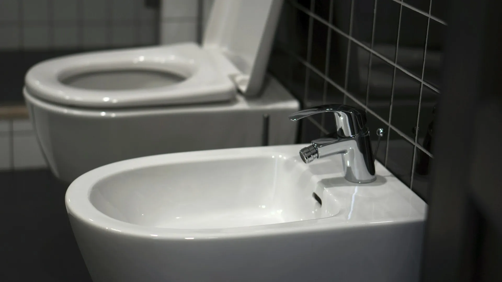 Why do many Spanish homes have bidets?