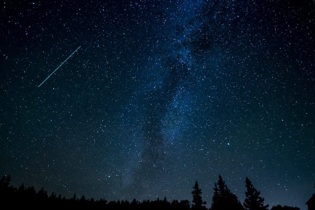 When and where can you see the eclipse and meteor shower in Norway?