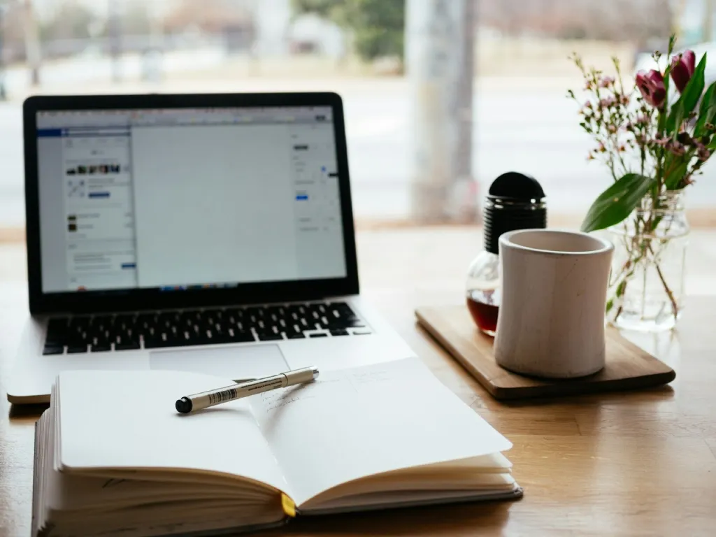 Reader question: Can I have a freelance side gig as an employee in Italy?    