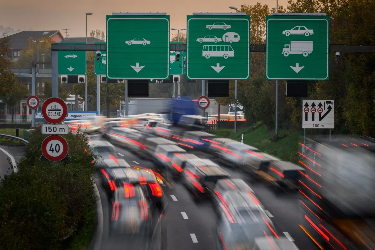 ‘2.2 million cross each day’: All you need to know about Switzerland’s borders    