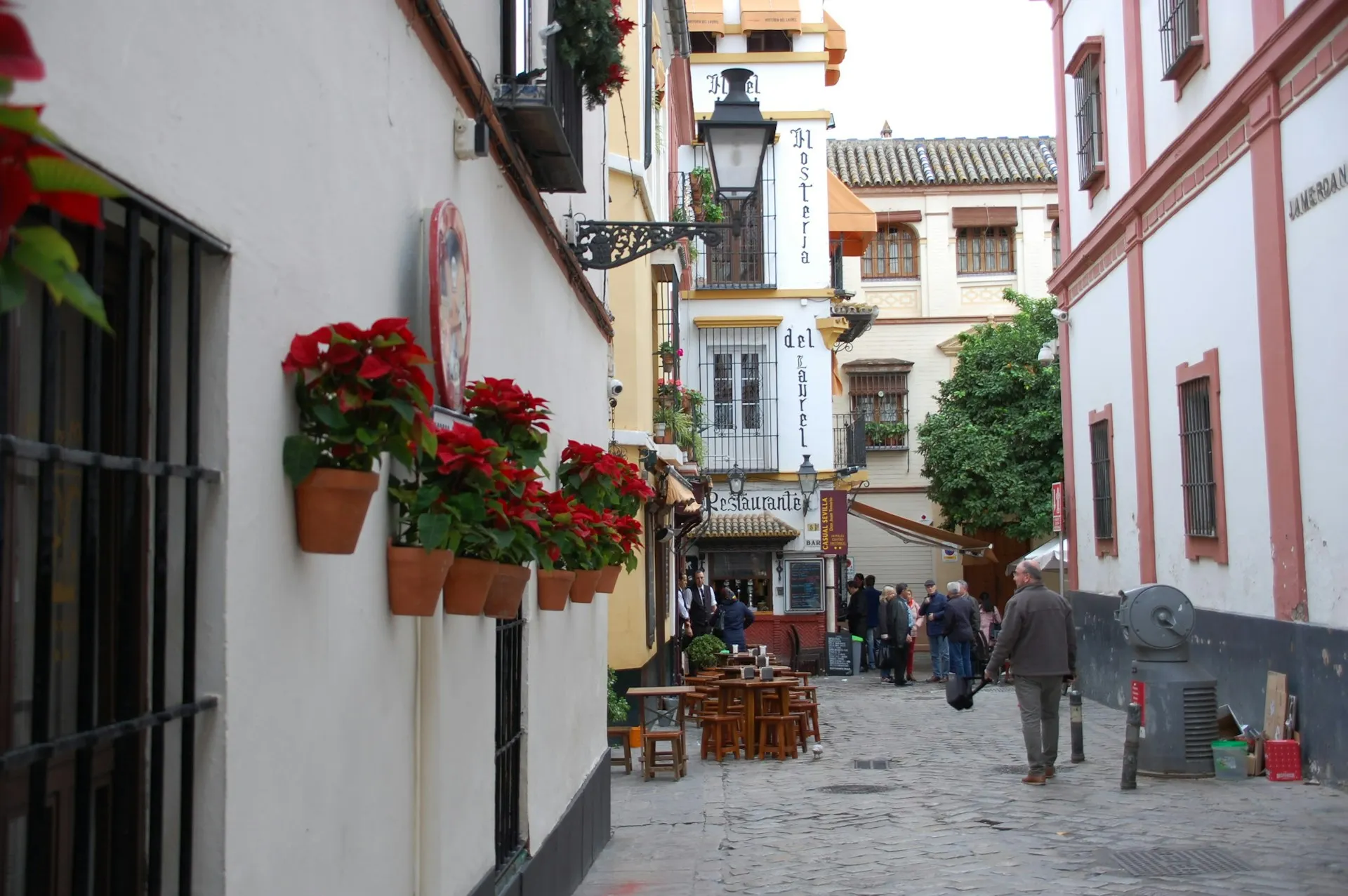 Calculate: All the extra costs of buying a home in Spain