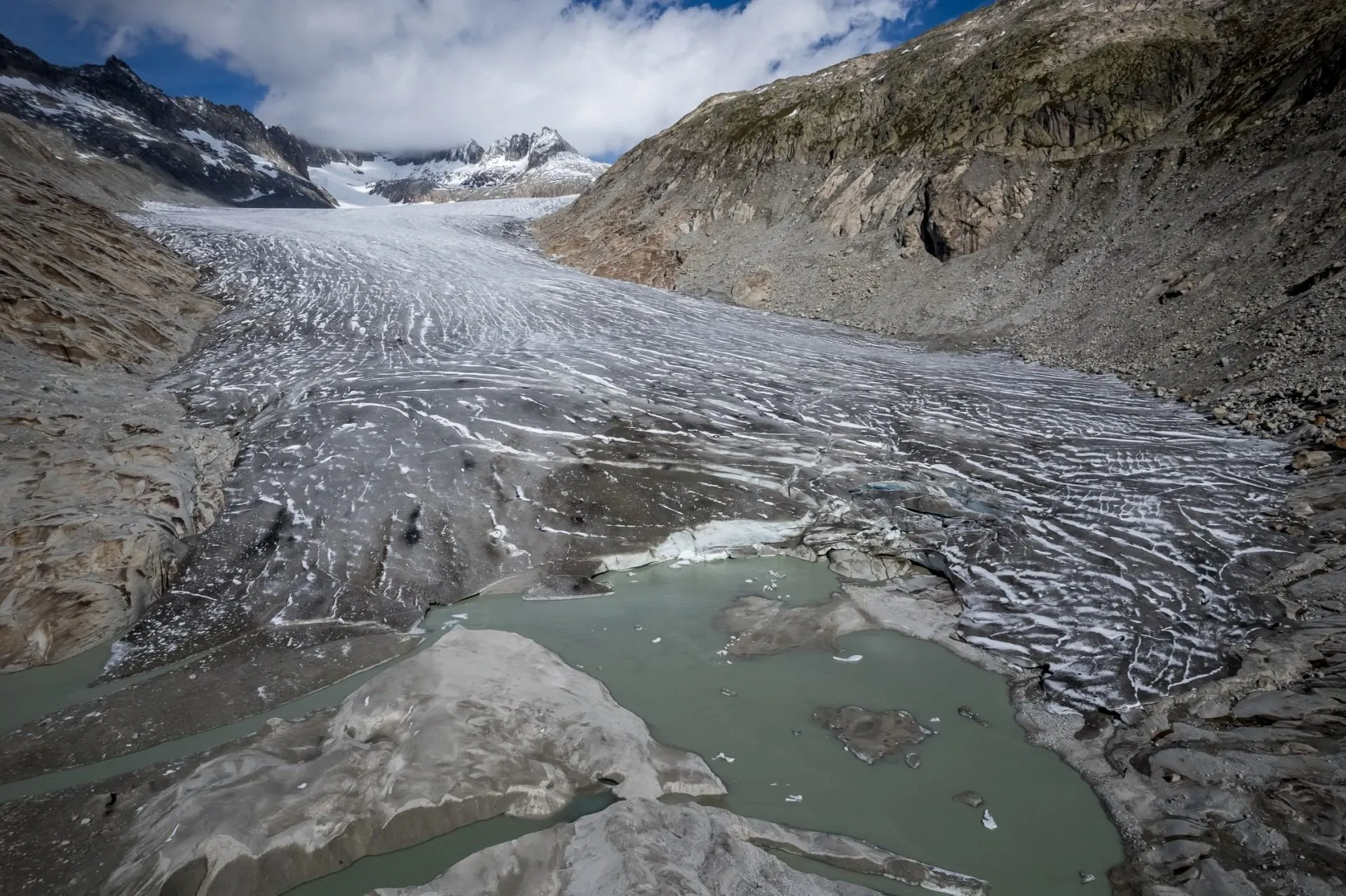 Snow cover on Swiss glaciers well below average    