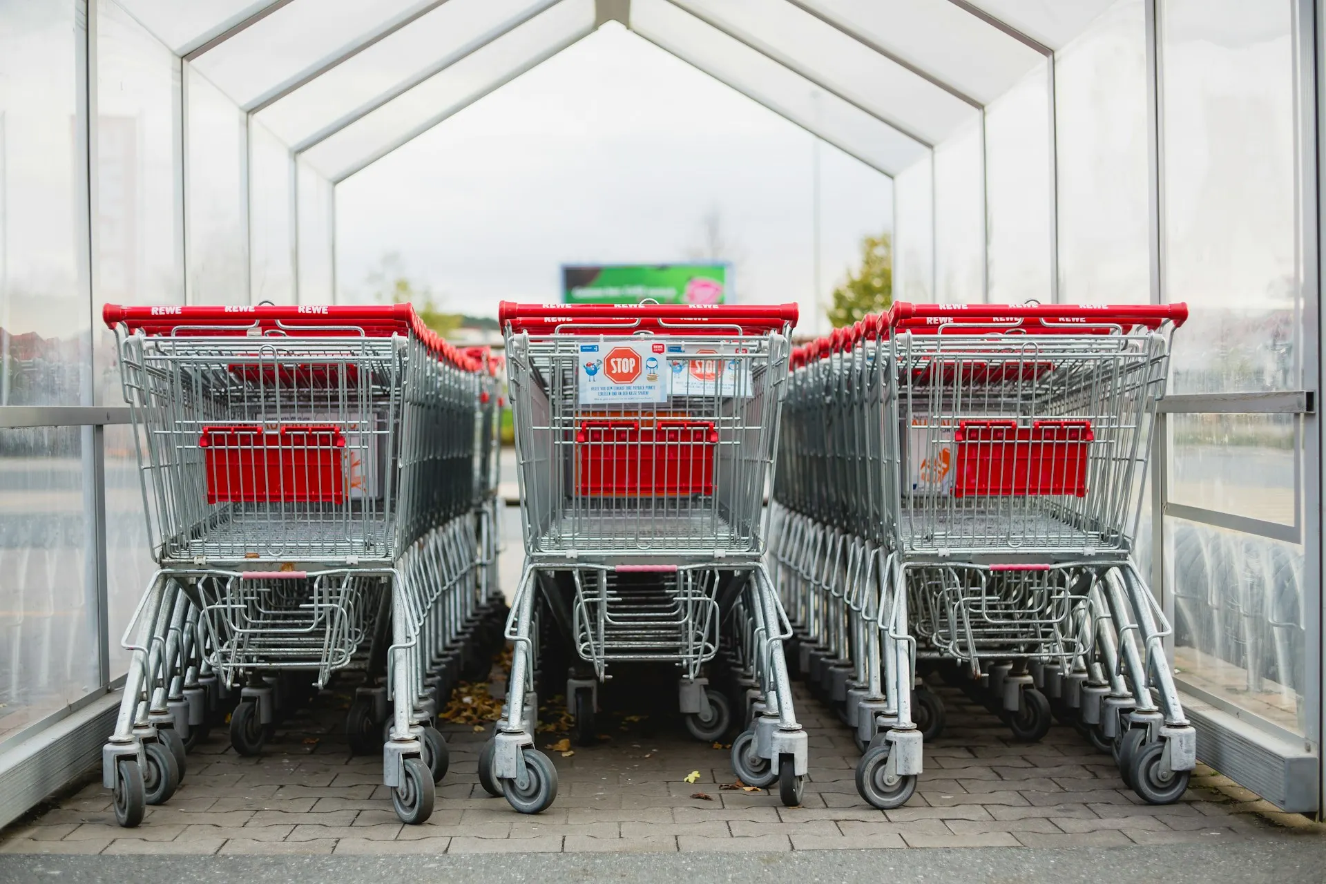 How German retailers help Swiss shoppers circumvent tax rules