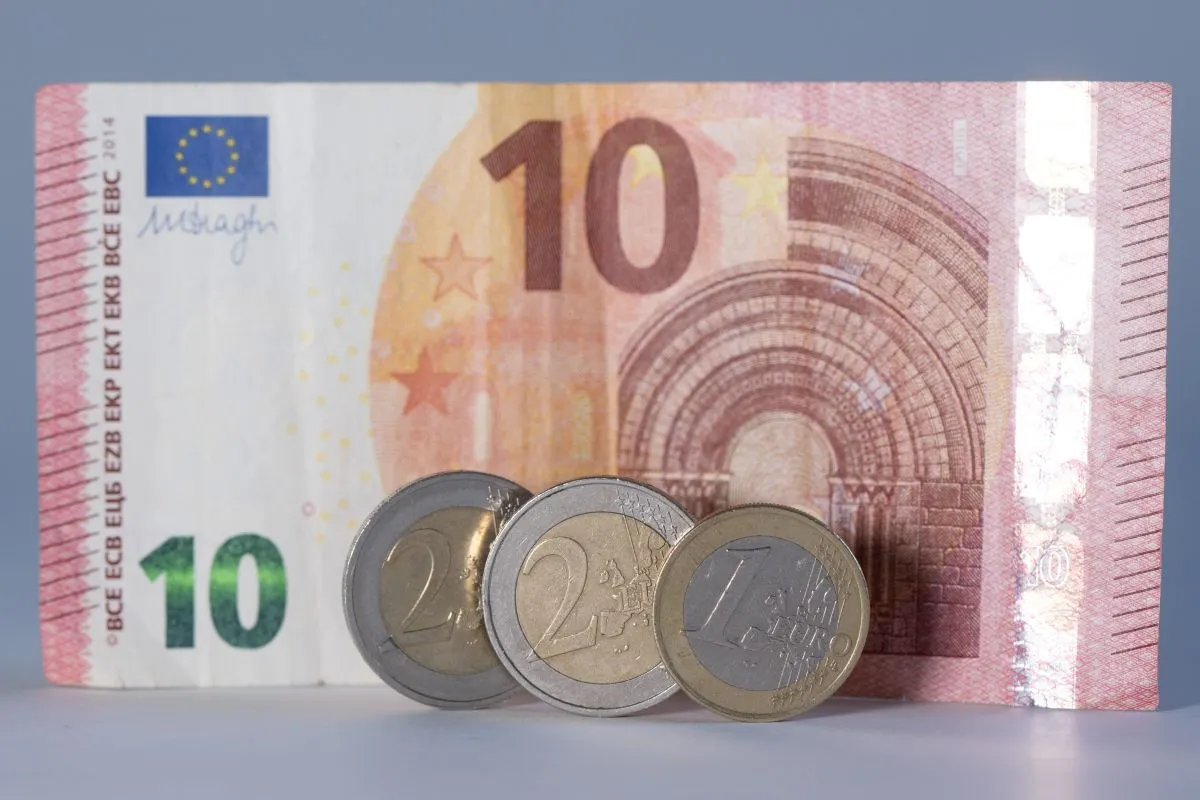 Majority of German voters support raising the minimum wage to €15