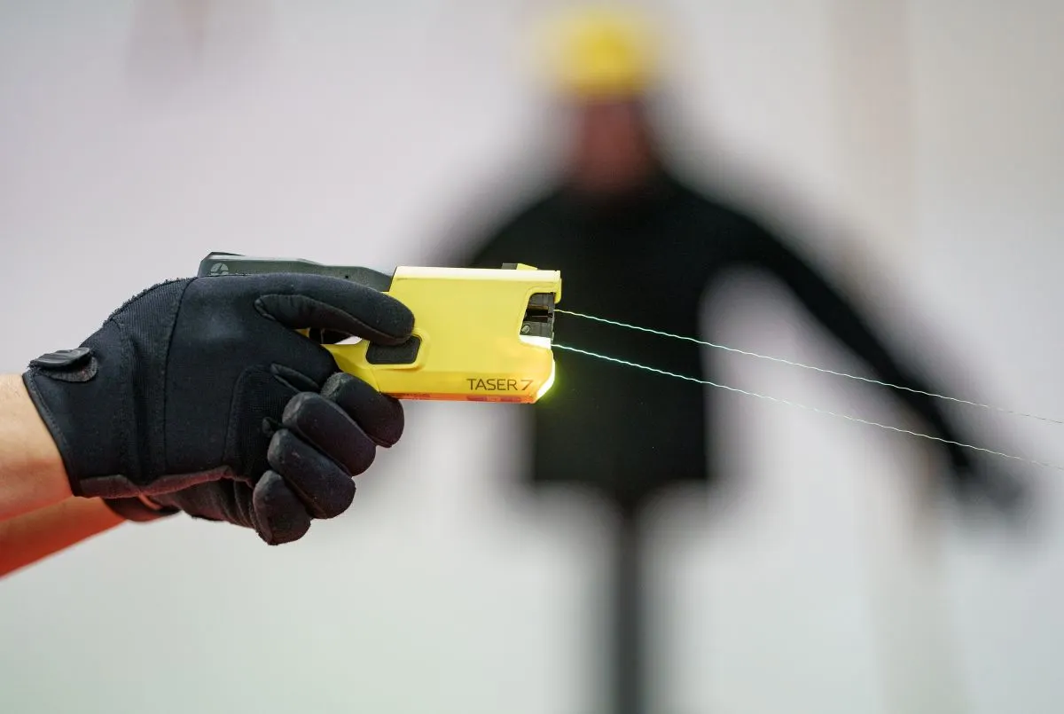 Will more police in Germany be equipped with Tasers?