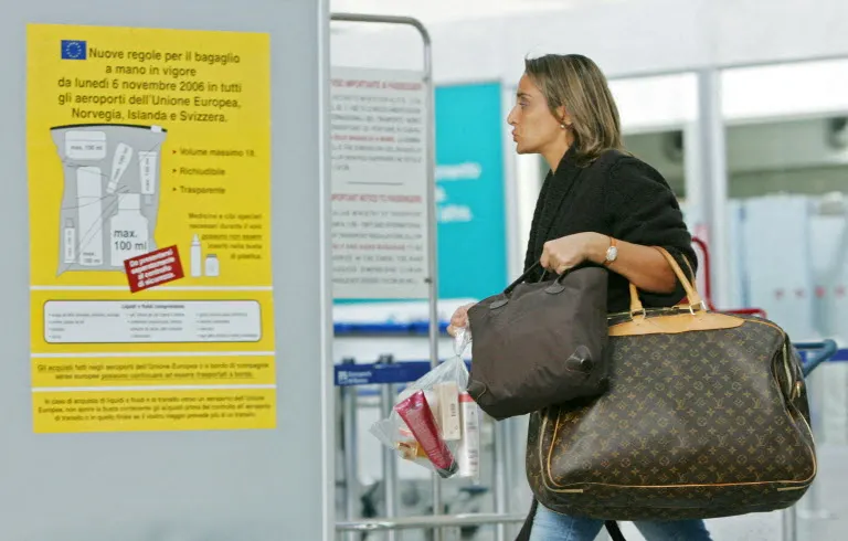 AFP__20061106__DV123307__v1__MidRes__EuTransportAviationSecurity.jpg@webp