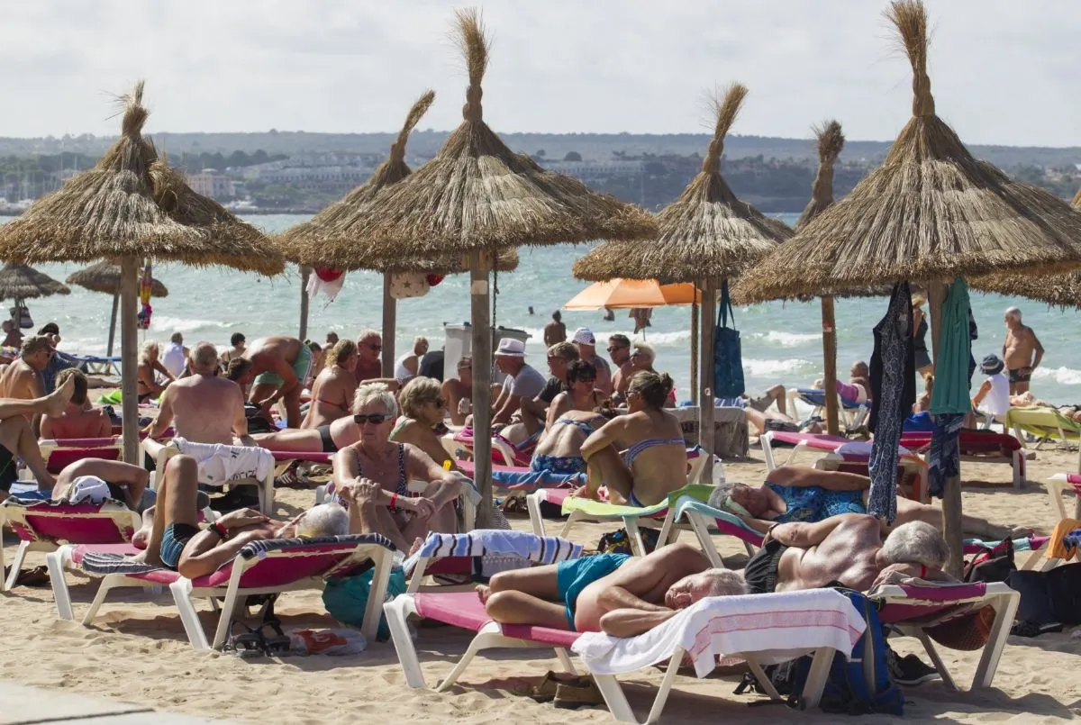 Mallorca to cut back on sun beds as rising sea levels eat up beach space