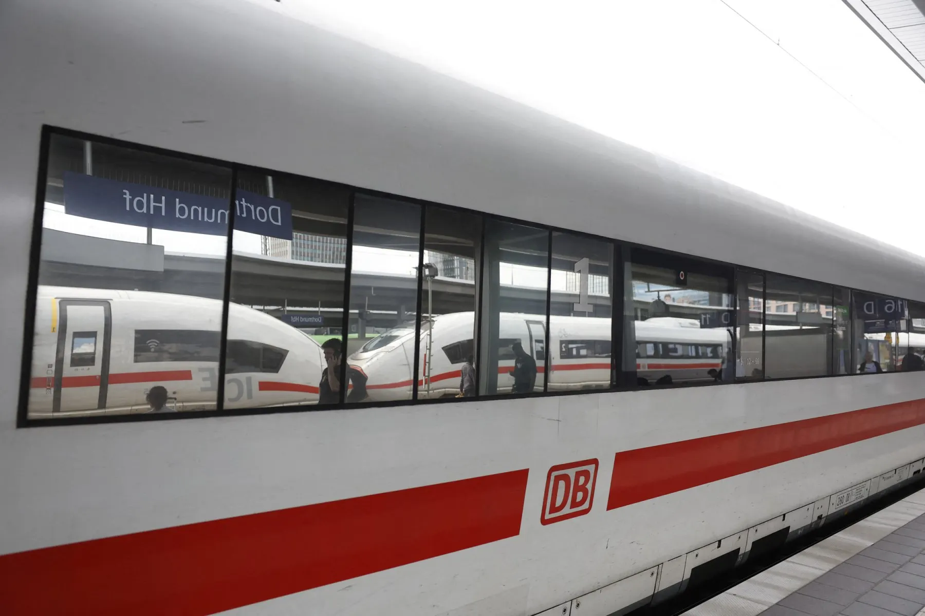 Passenger association warns of bottlenecks as Germany’s Deutsche Bahn updates trains
