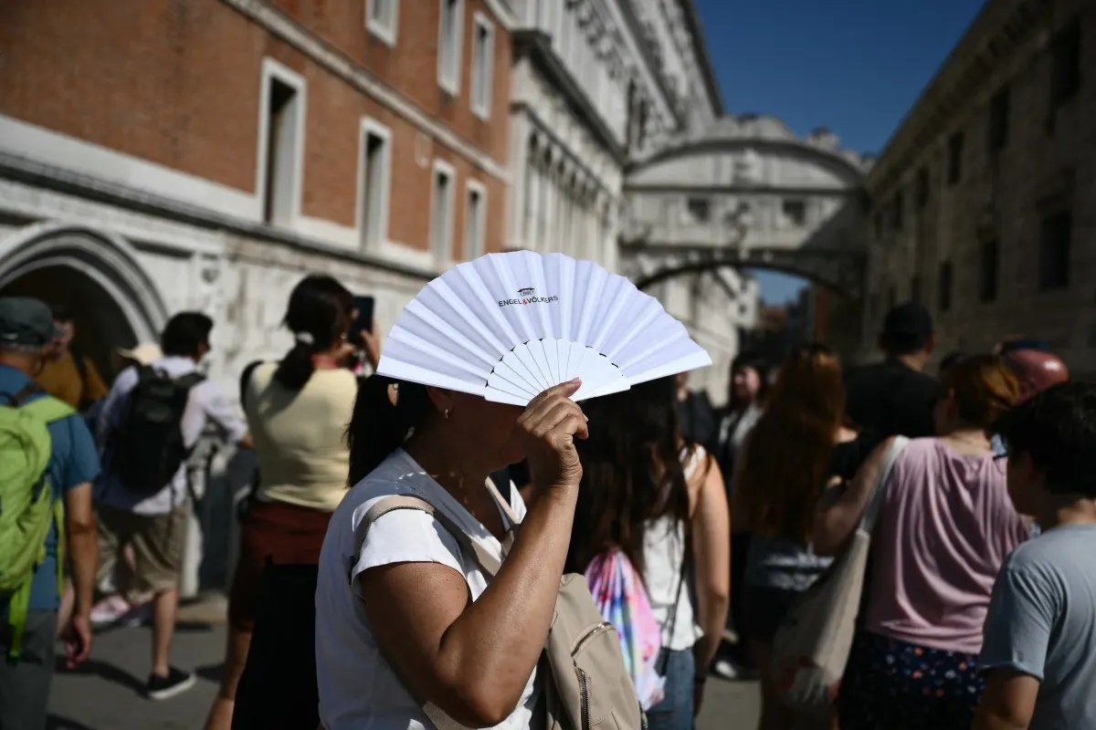 Cold baths, climate shelters as Southern Europe heatwave intensifies