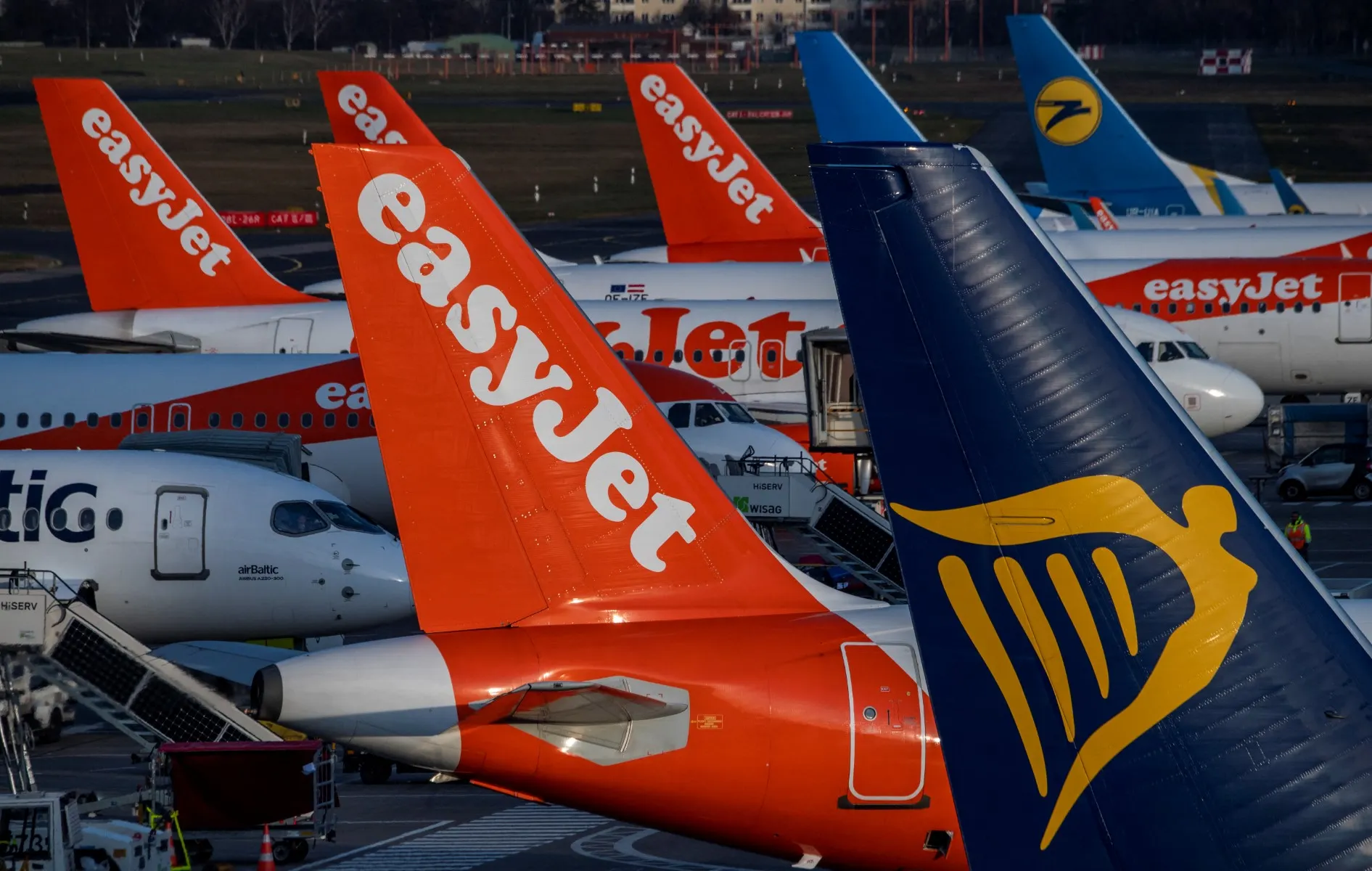 Easyjet to close gap on Ryanair in Spain with 6.3 million more seats