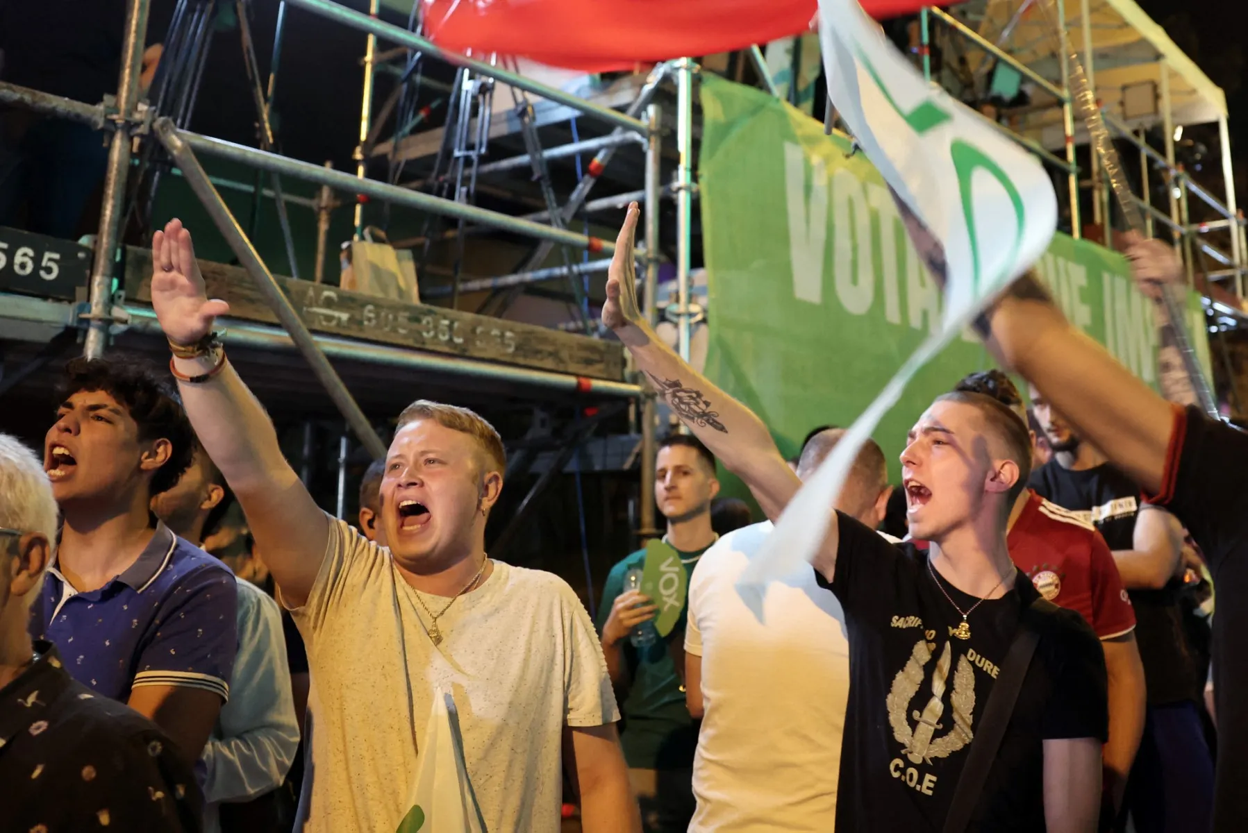 Vox calls for mass deportations and Spanish citizenship audit for foreigners