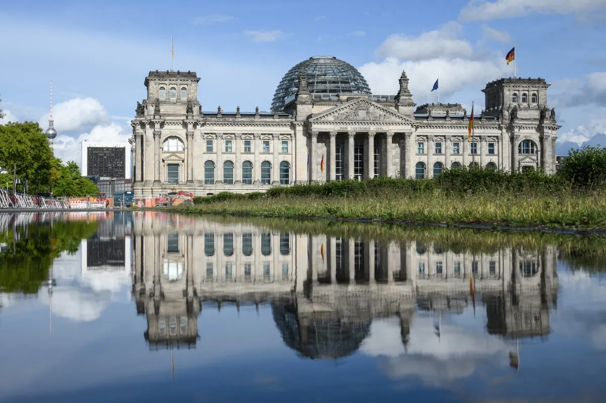 What’s the difference between German citizenship and residency?
