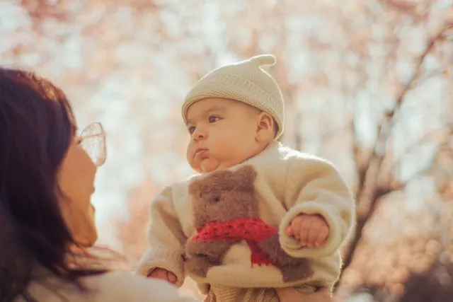 
            How to apply for German citizenship for a baby born in Germany to foreign parents
        