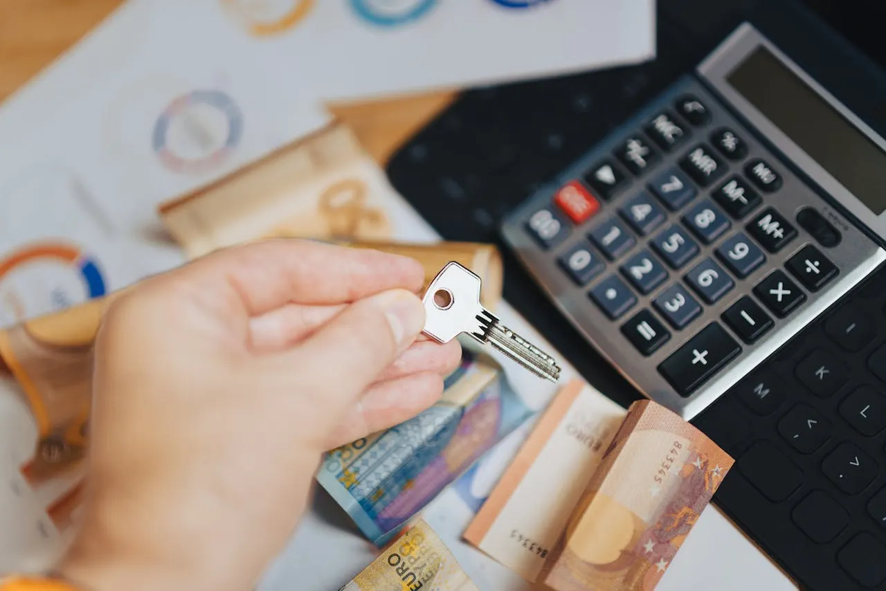 Do I have to pay a deposit if I'm renting a room in Spain?
