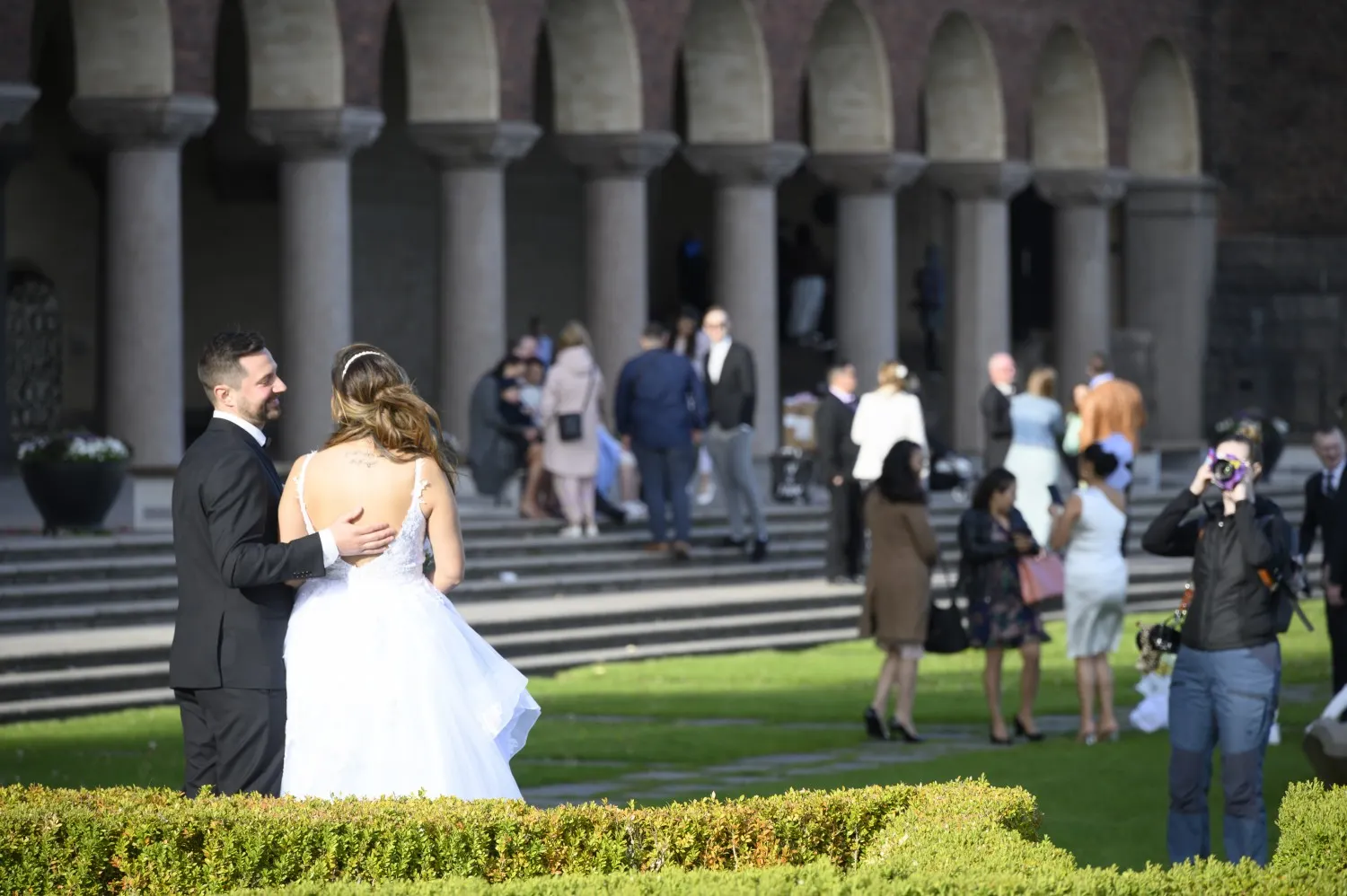 Reader question: I’ve been invited to a Swedish wedding. What do I wear?