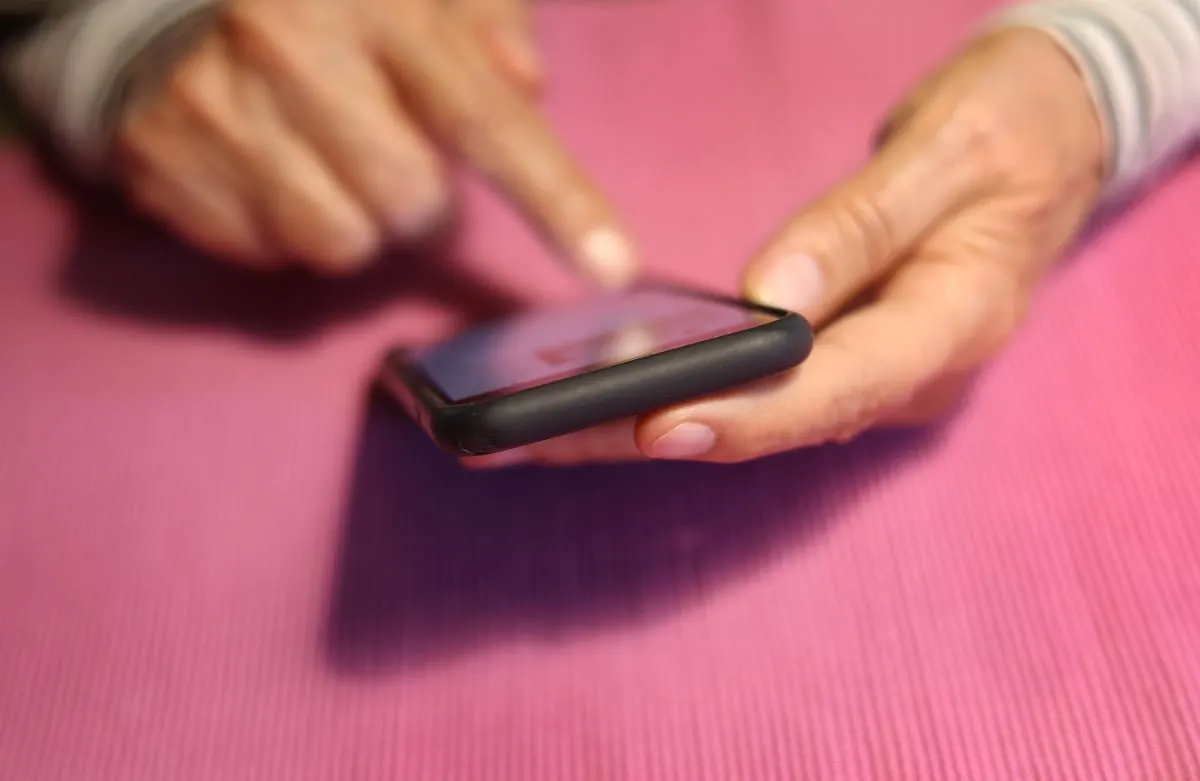 Which UK phone companies offer free roaming in Germany?
