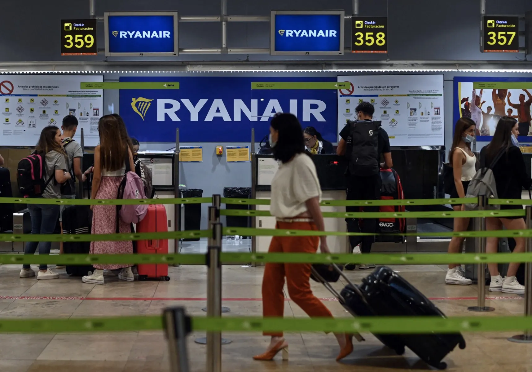 Ryanair walkout begins Spain's summer of airport strike action