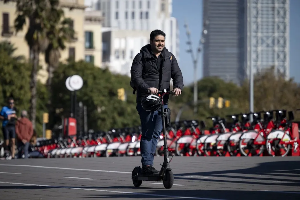 Mandatory insurance for e-scooter owners in Spain from 2026