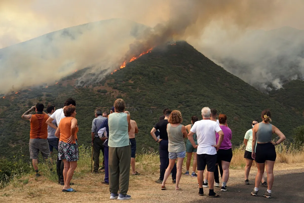 Spain's PM says 'difficult hours remain' in wildfire fight