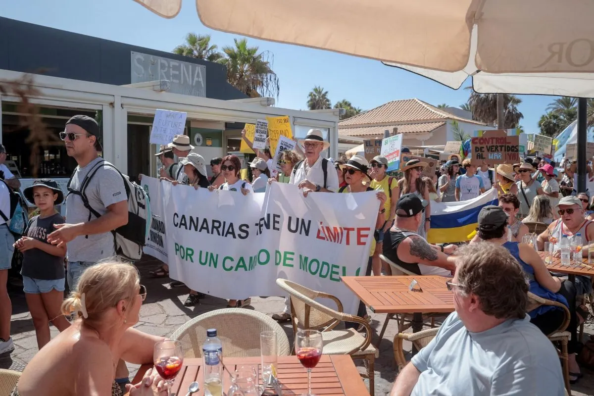 Minister rules out absolute ban on foreign home buyers in Spain's Canaries