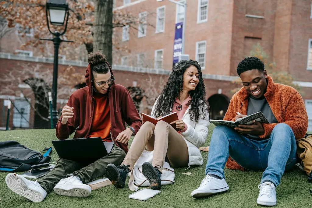 French students travel to Spain...to learn English