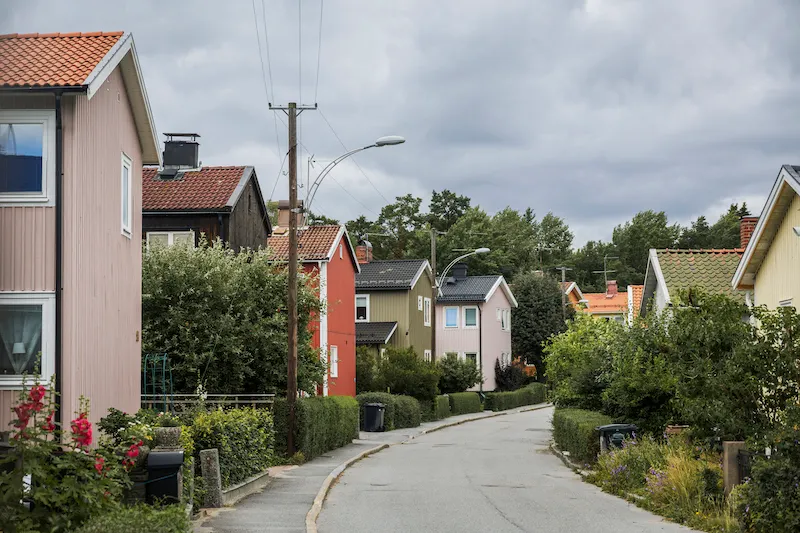 Is autumn 2025 a good time to buy property in Sweden?