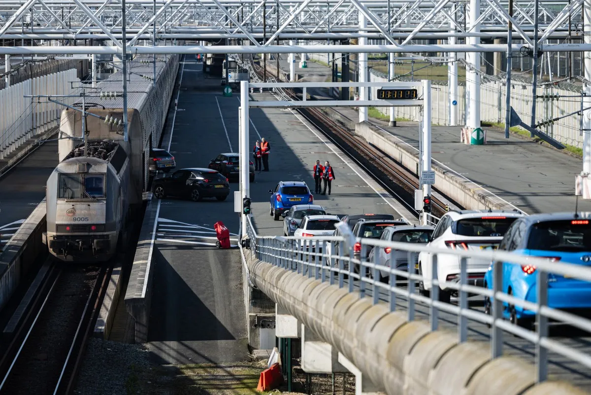 Dover and Eurotunnel reveal start dates for new EES passport checks