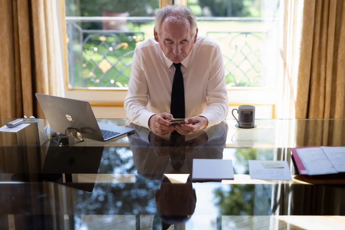 French parliament set to eject PM in blow to Macron