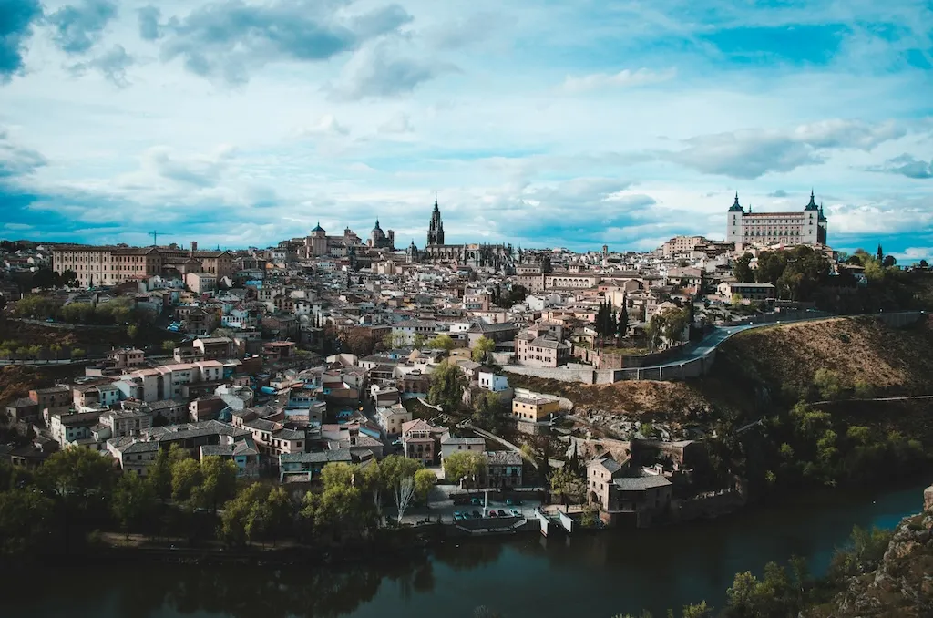 How much does a property in Spain cost on average in 2025?
