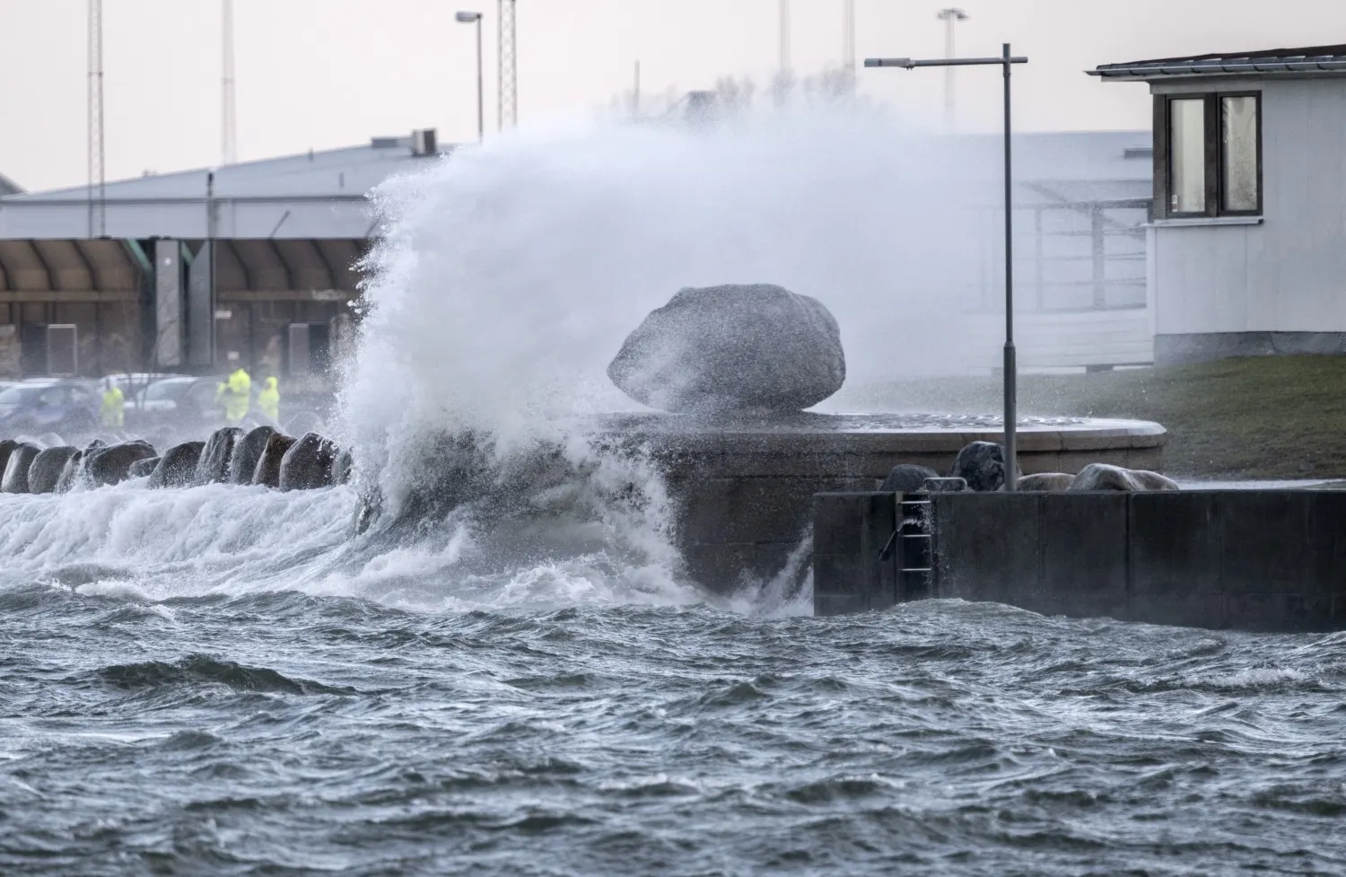 Storm warning issued for Halland and parts of Skåne