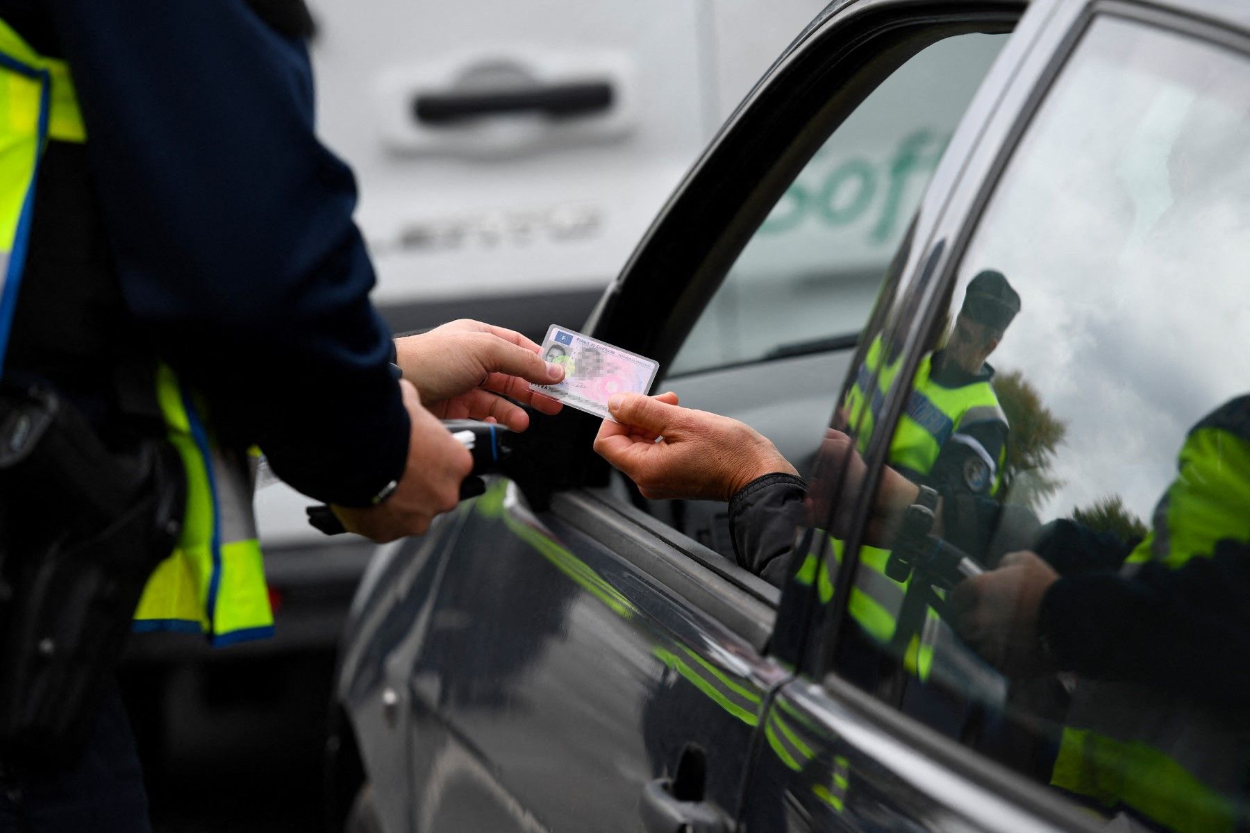 Driving in Europe: New EU law to require medical tests and end 'licences for life'
