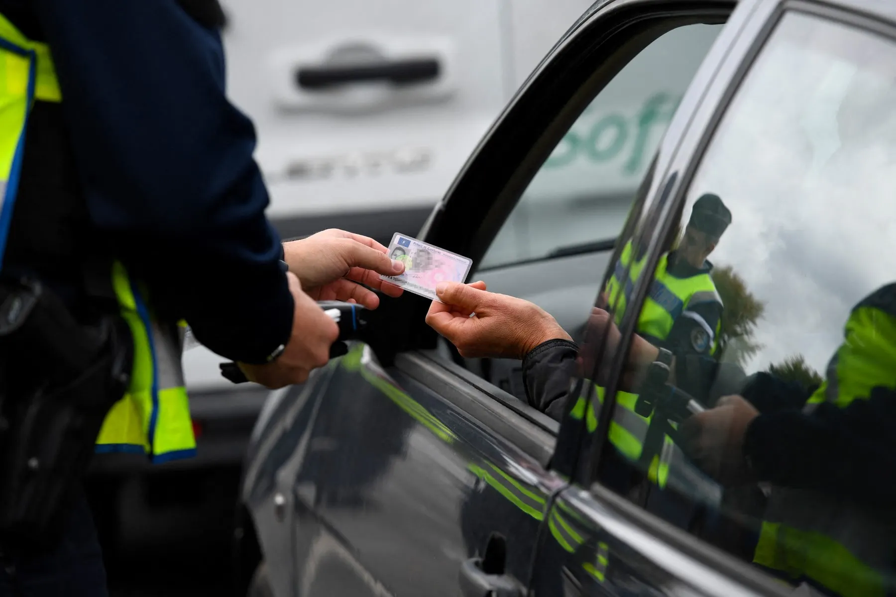 Driving in Europe: New EU law to require medical tests and end 'licences for life'