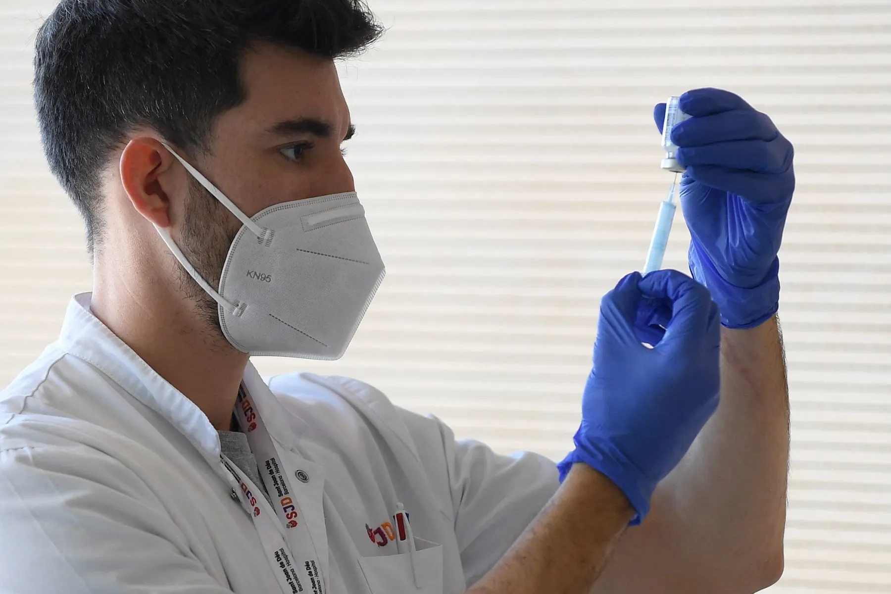 Where to get vaccinations for international travel in Spain