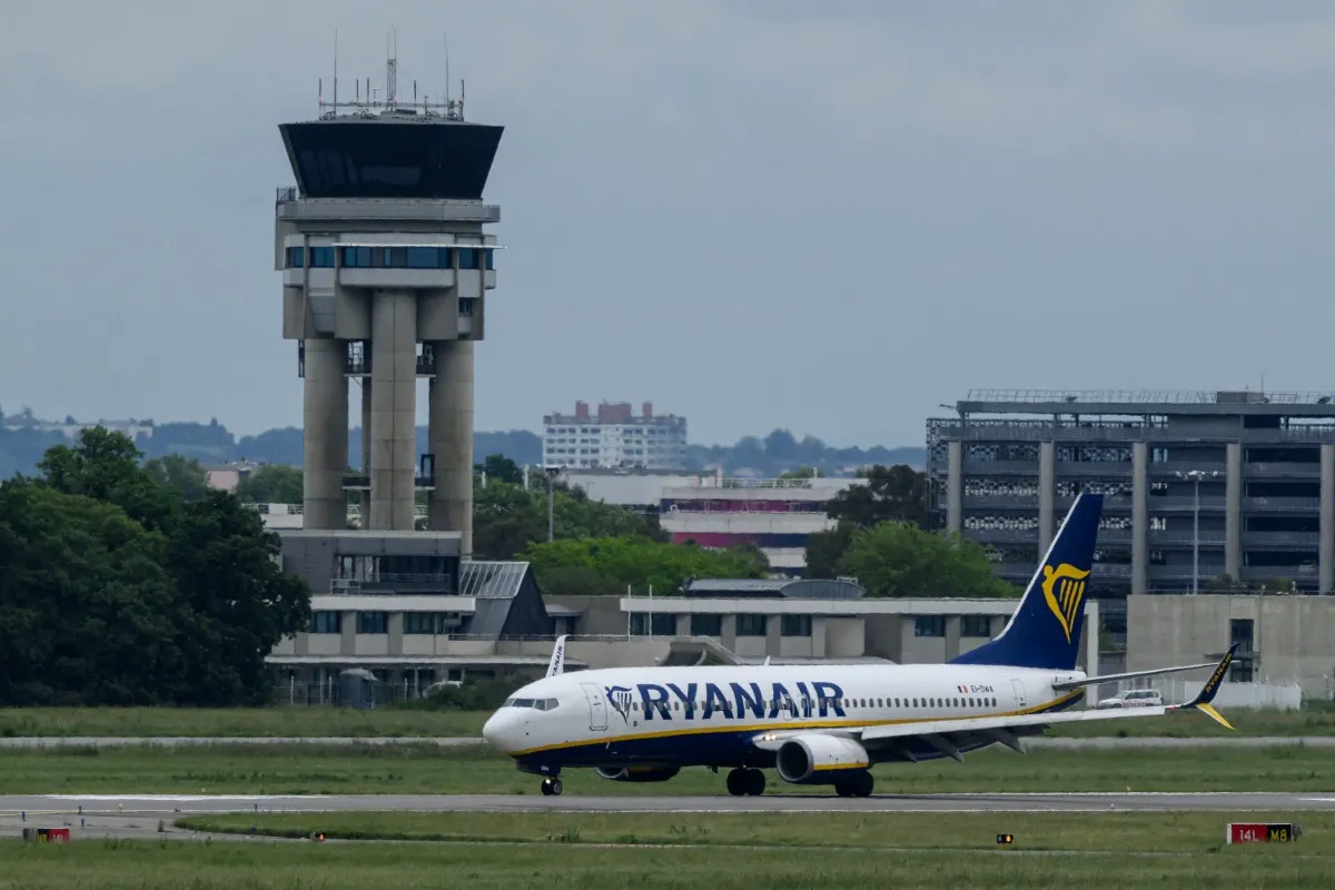 Ryanair to cancel 'up to 600 flights' during French air traffic control strike