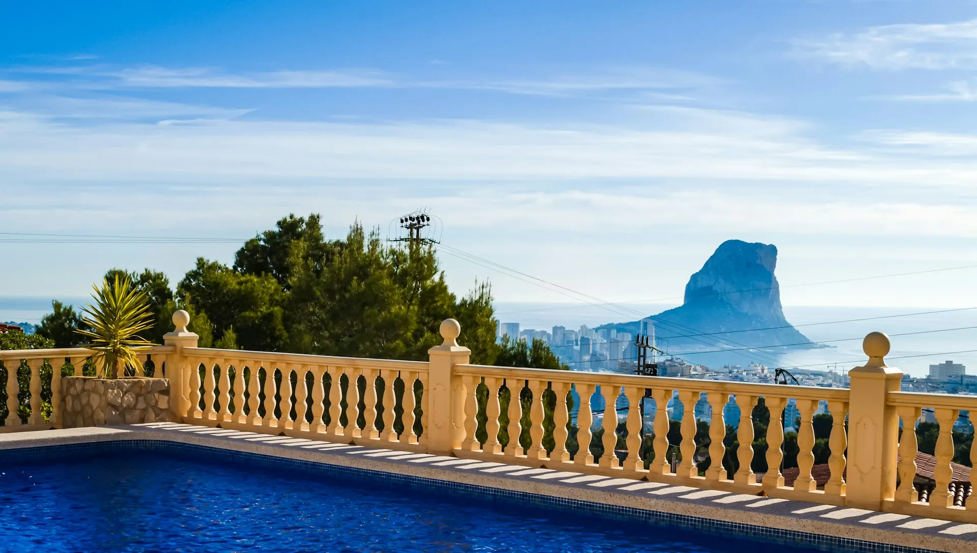 Which foreigners are applying for the most mortgages in Spain?