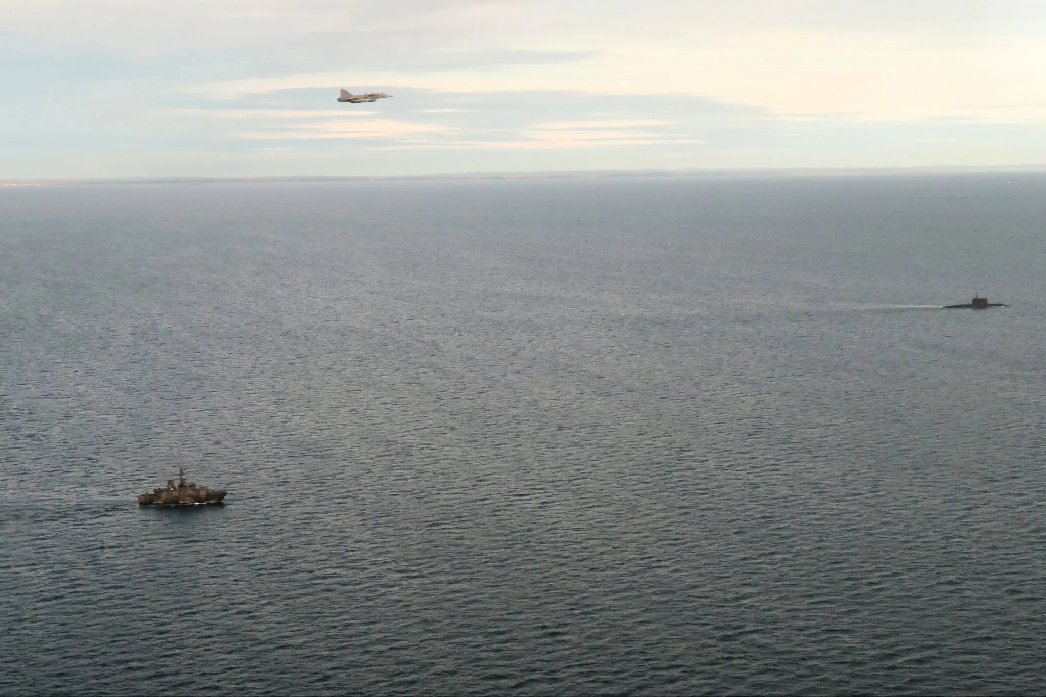 Swedish military says tracking Russian sub in Baltic Sea