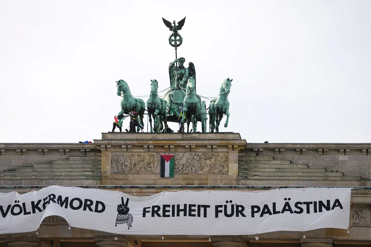 Pro-Palestinian activists use lift to scale Berlin's Brandenburg Gate