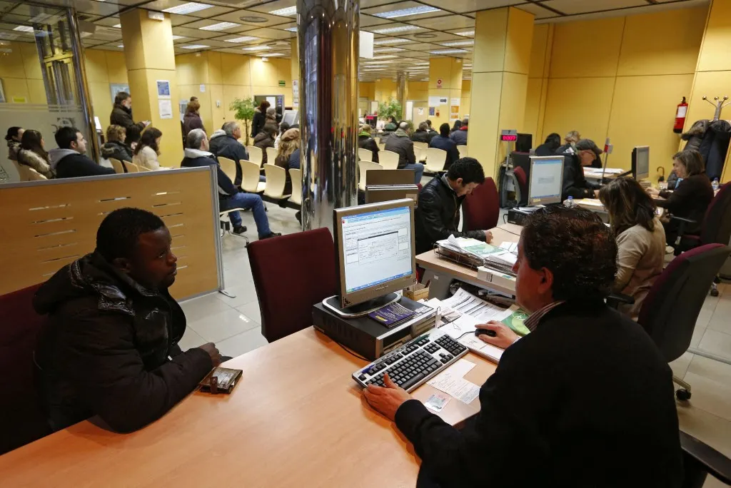 Catalonia bans compulsory 'cita previa' (appointment) for official matters