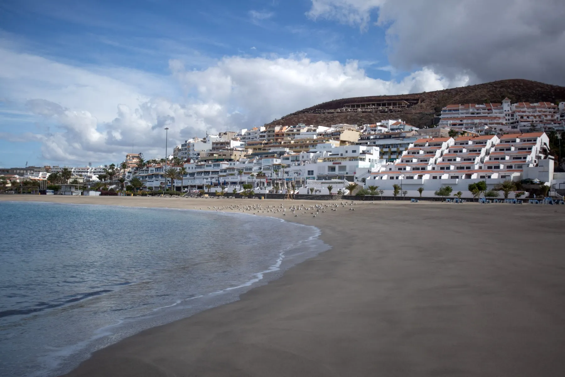 Spain's Canary Islands approves long-awaited legislation to regulate tourist flats