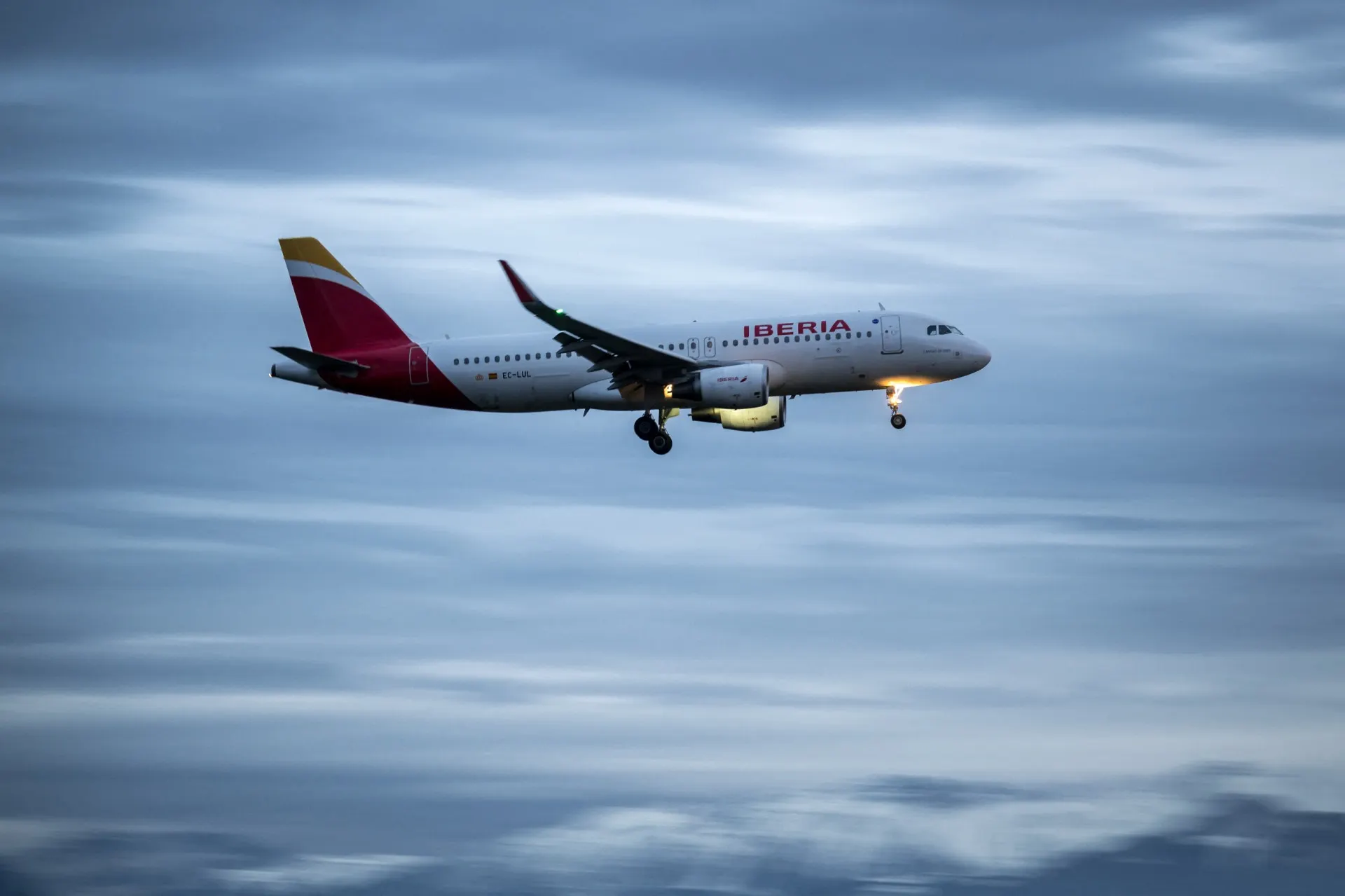 European air travel disrupted over Airbus software switch