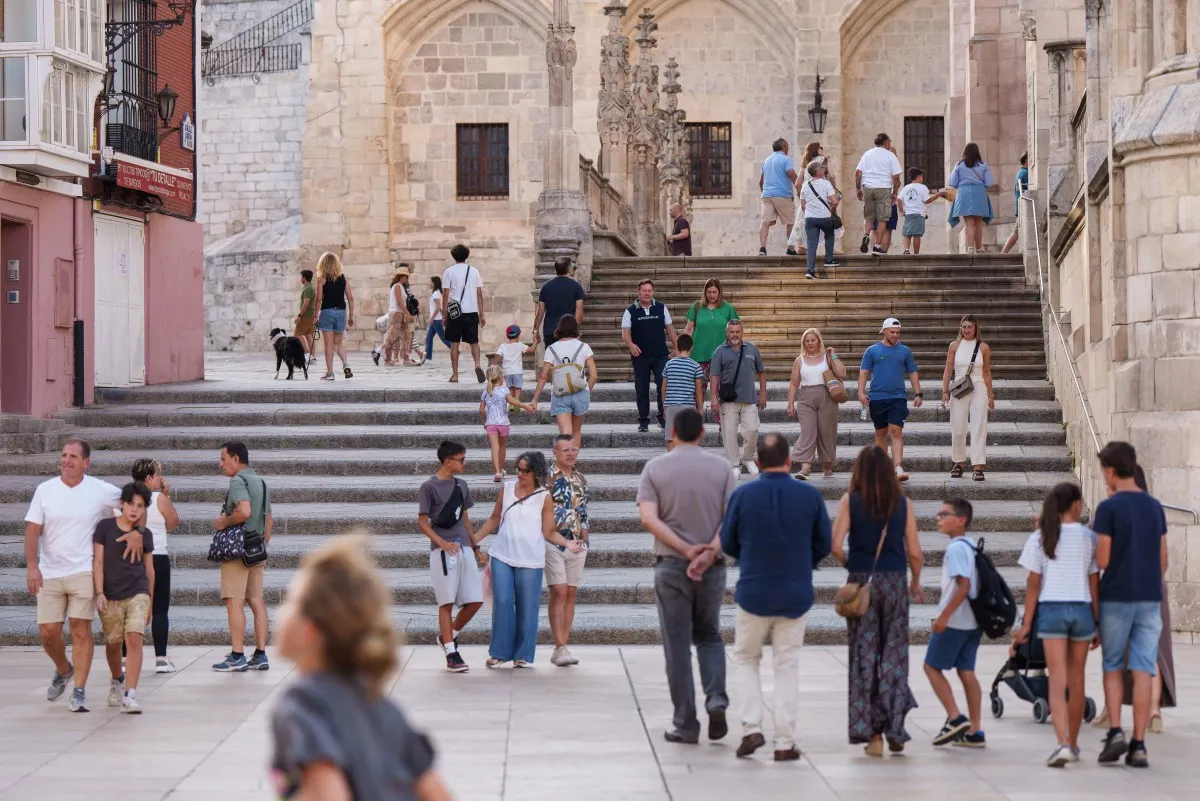 Housing and job insecurity rises as Spain's middle class shrinks