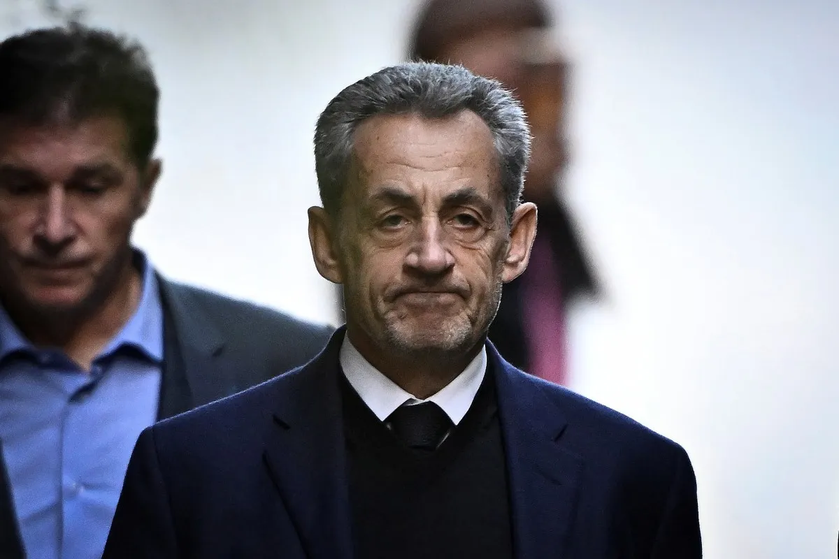 Sarkozy napovedal izid knjige o izkušnjah v zaporu