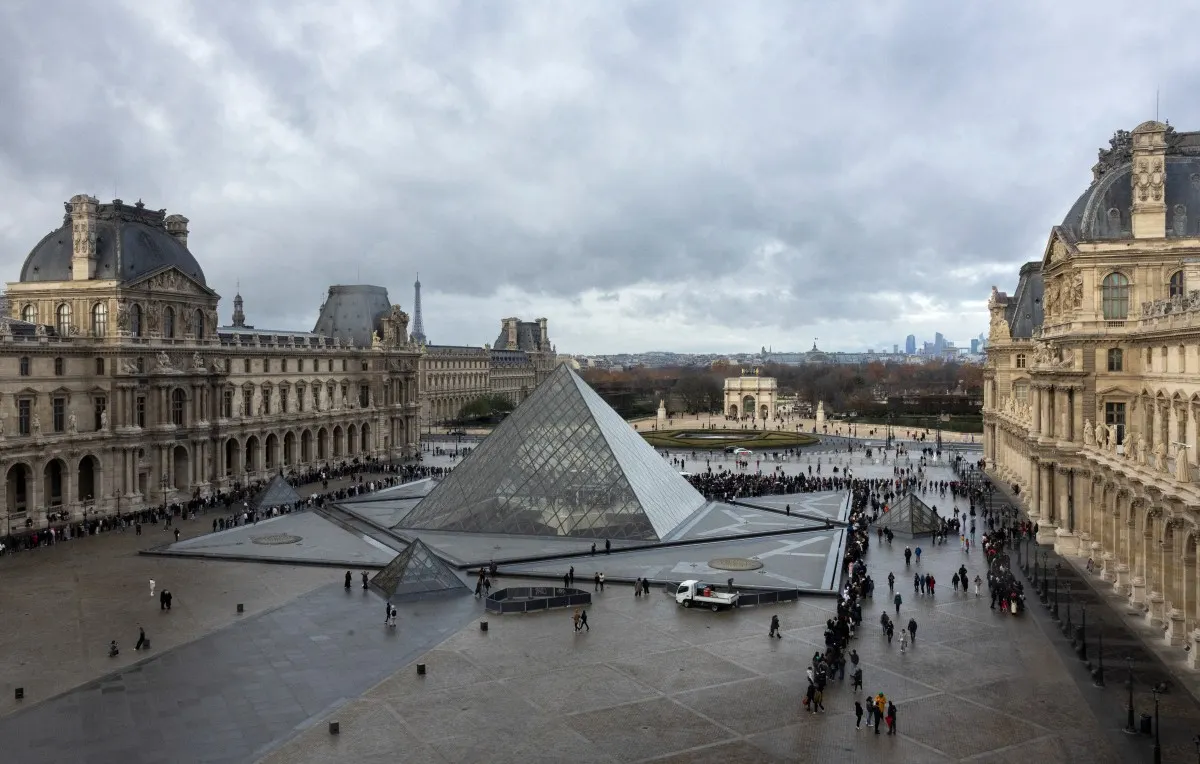 Paris prosecutor announces four more arrests over Louvre heist