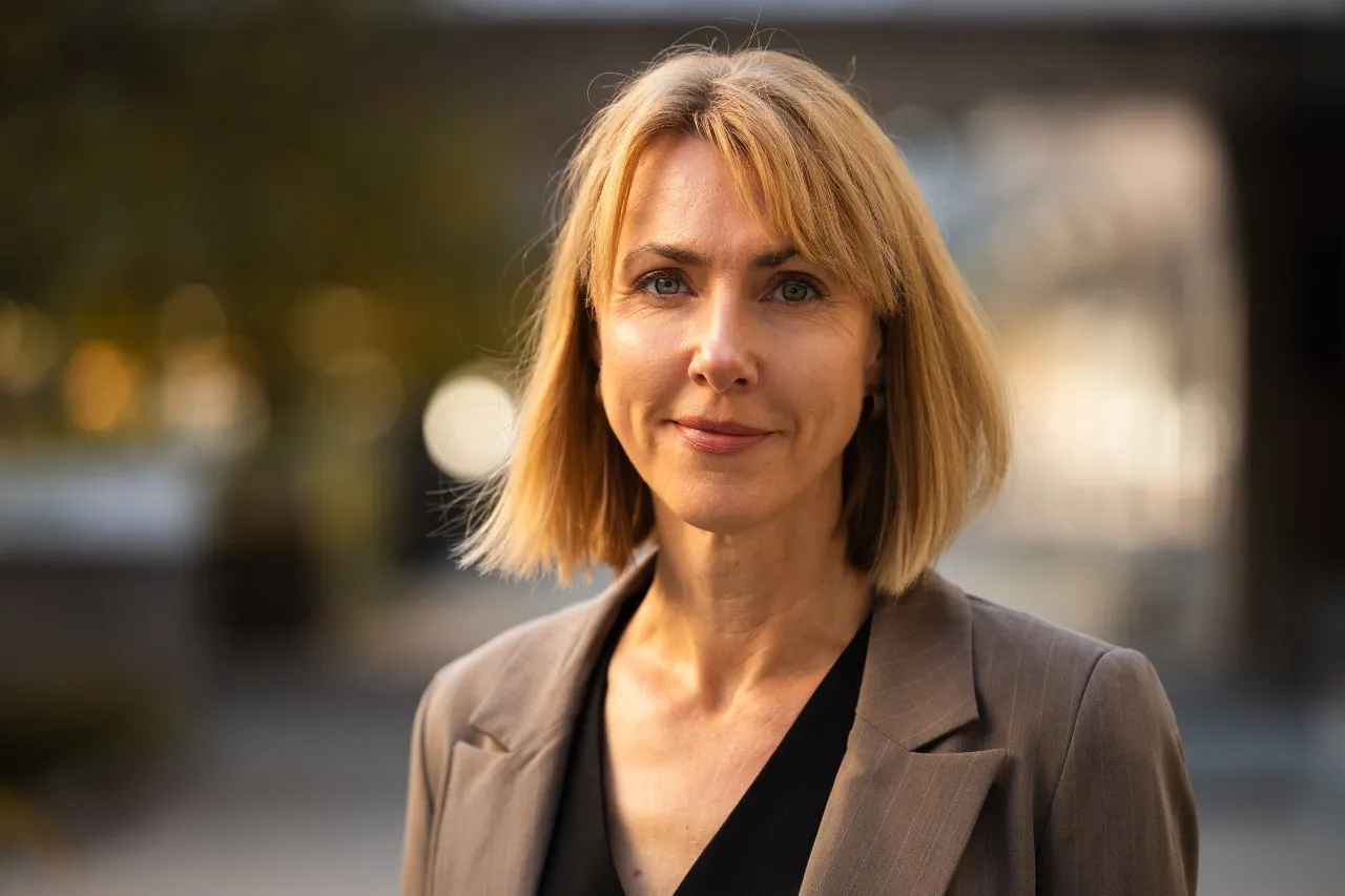 Why is Sweden's Migration Agency closing its contact centres?