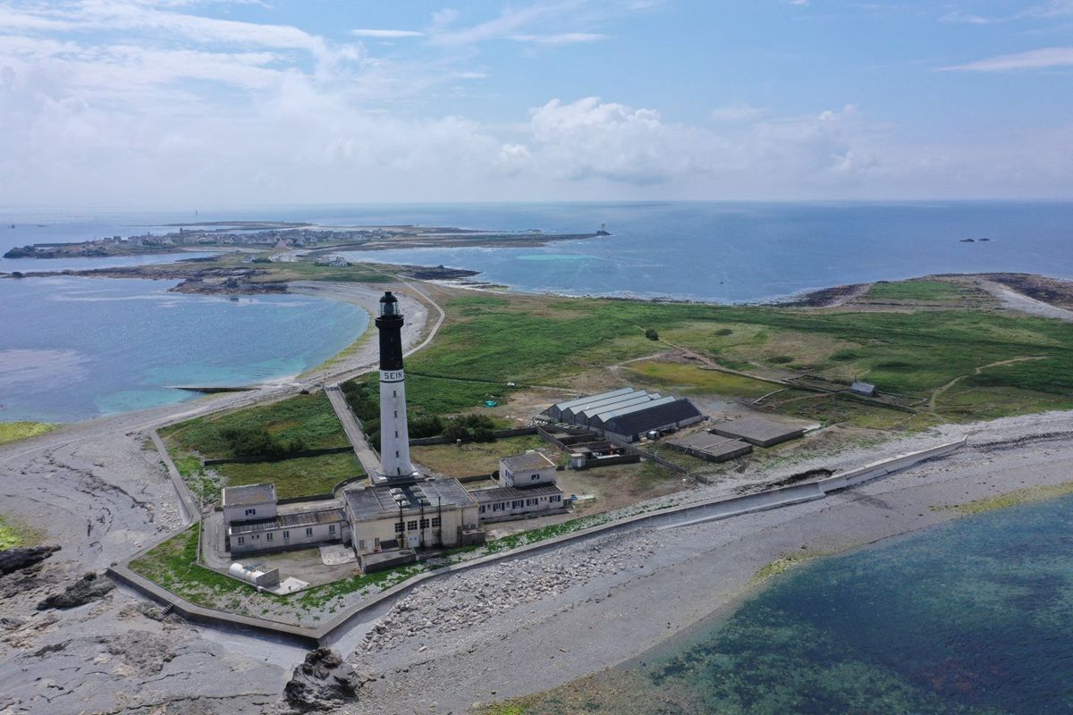 Ancient undersea wall found off French coast