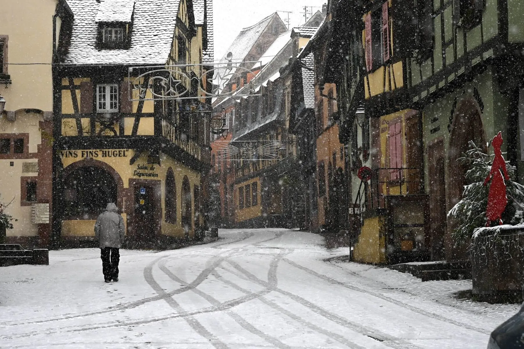 French mayor introduces order of 'silence in the street'